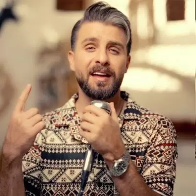 دانلود آهنگ سروش فرهمند به نام مجنونم کردی